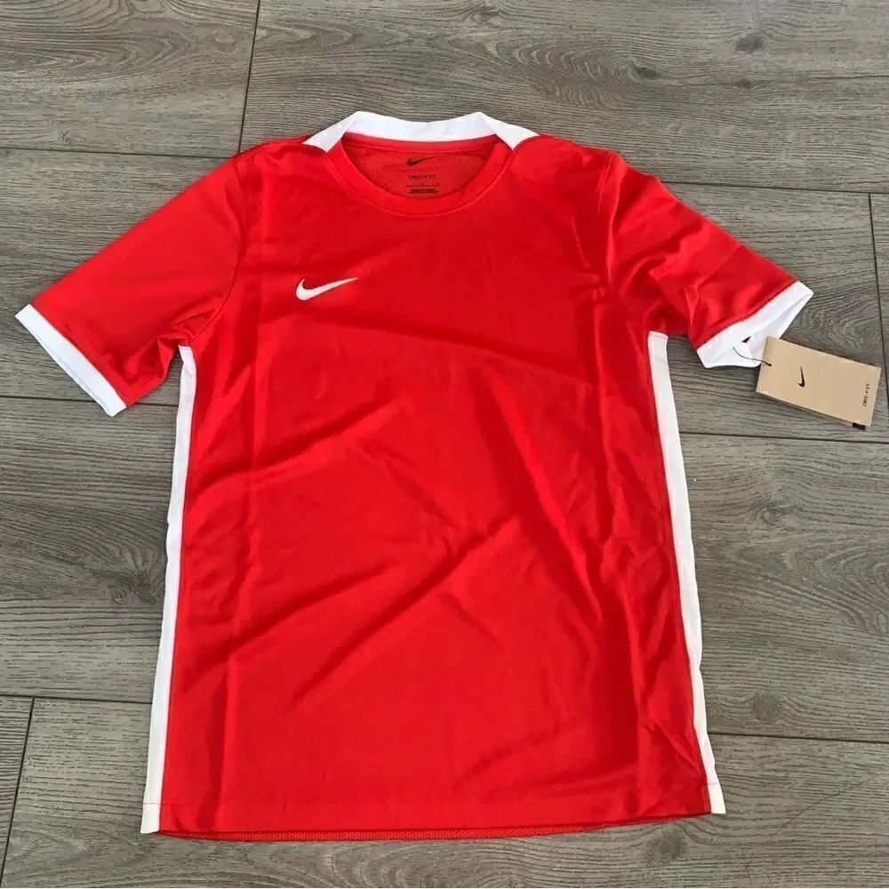 Nike kids football/ soccer jersey perfect for any sport practice
